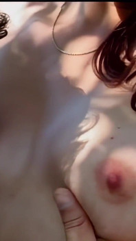 สาวผมน้ำตาลสวยที่ชอบดูดควยกลางแจ้งแล้วโดนเย็ดแรงๆ