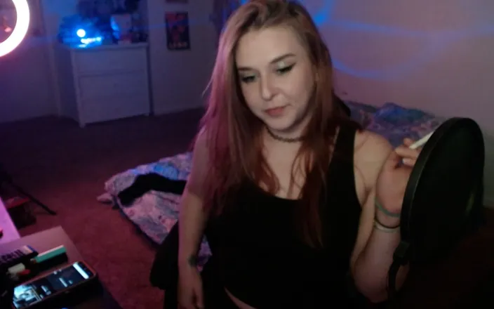 Alli Anderson: Smoke with Me