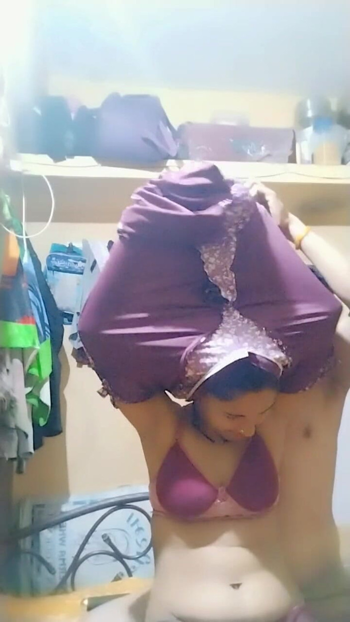 Ravishankar: Bhabhi si diverte molto con il godimento del sesso marito-moglie