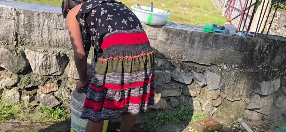 SafeRosebush8: 妻の白いブラとピンクのパンティを使った入浴ポルノビデオ