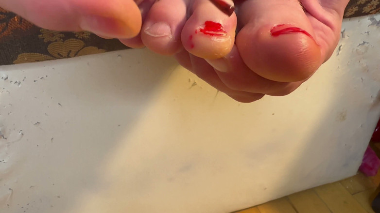 Putarankahotmilf: Polir minhas unhas do pé