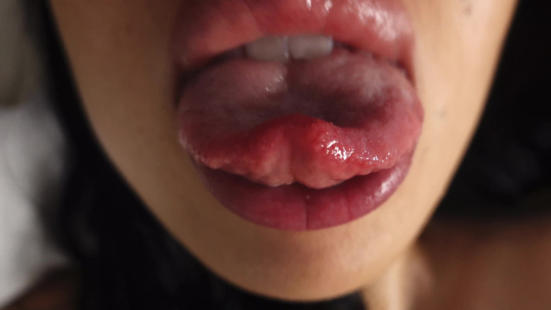 Asmr_mouth: Suka banget jilat pantatmu dalam posisi berbaring