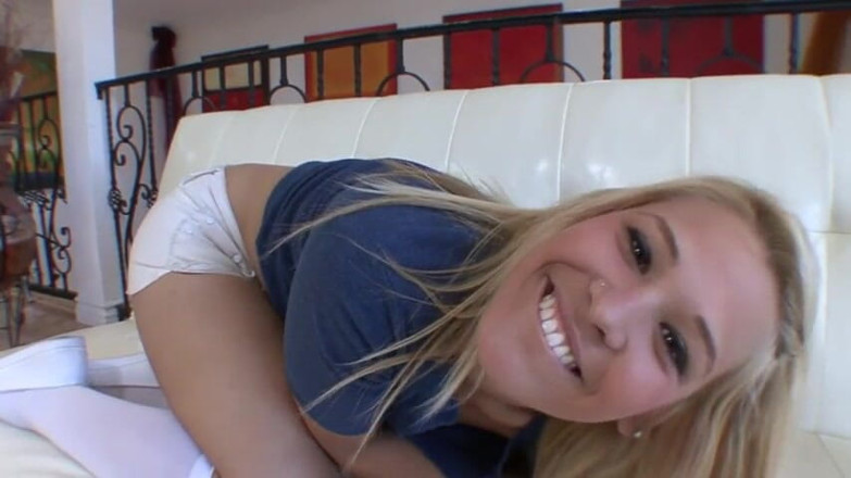 Nikky Thorne's Teen Club: Blondie sucking cock like pro