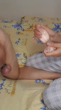 Perempuan simpanan femdom badkittyb menolak dildo besar 50cm jauh ke dalam pantat hamba