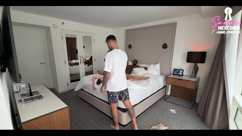 Sammm Next Door: 4037713126.mp4