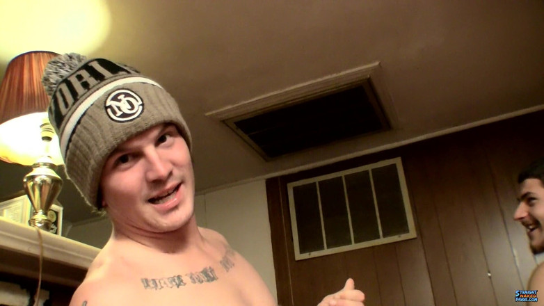 Straight naked thugs: Devin ontzet een wedstrijd met de jongens