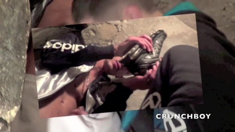 Sneaker gay: Fabien fucked by Arab with sneakers domination