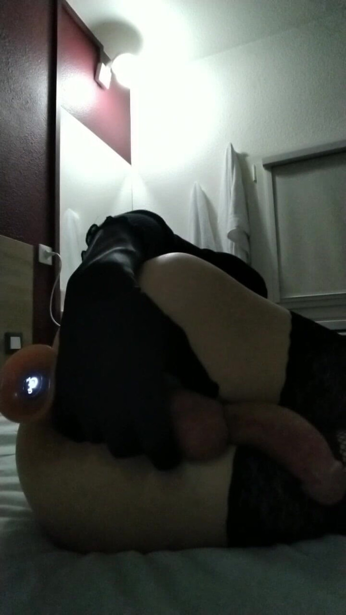 Alicia Alicia: Bardzo dobra sesja analna z wibratorem przed snem