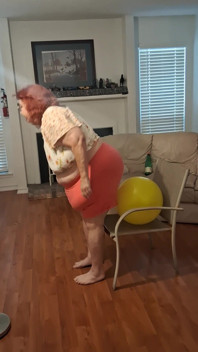 Blooper Big Beauty Nurse Vicki Try's to Pop Balloon with Ass but It Doesnt Work!