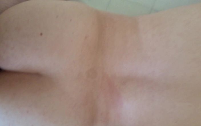 Testicarl: Esposa milf infiel é fodida por trás e uma gozada na...