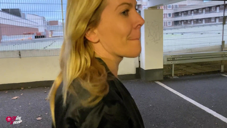 Miley Weasel: Cute Blonde Bitch Remote Controlled in Public!!