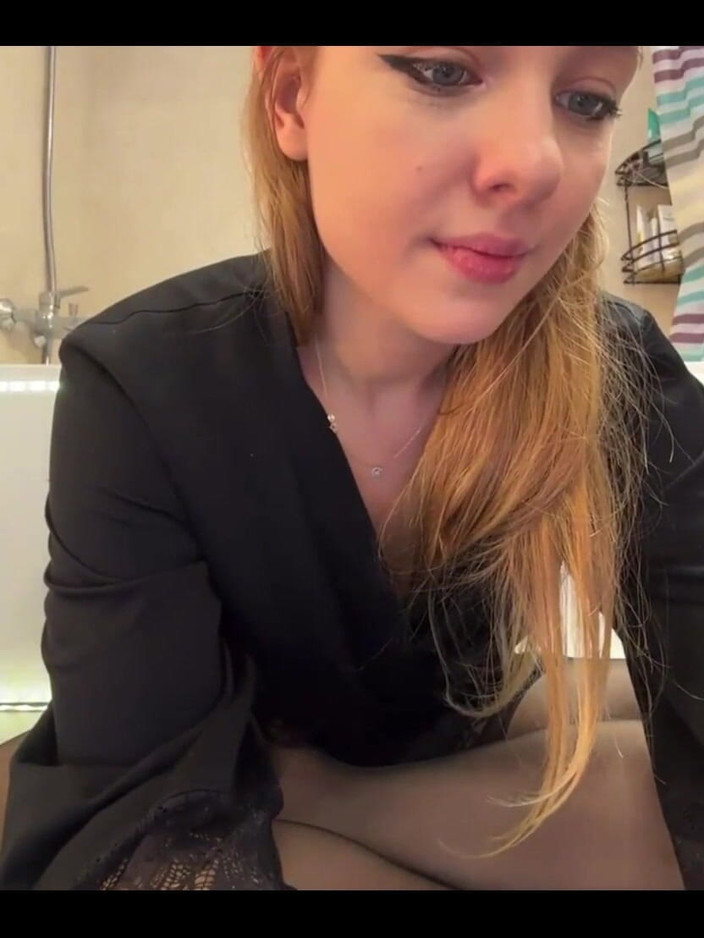 JuiceLussie: Pizdă de aproape. Dublă penetrare atât de sexy