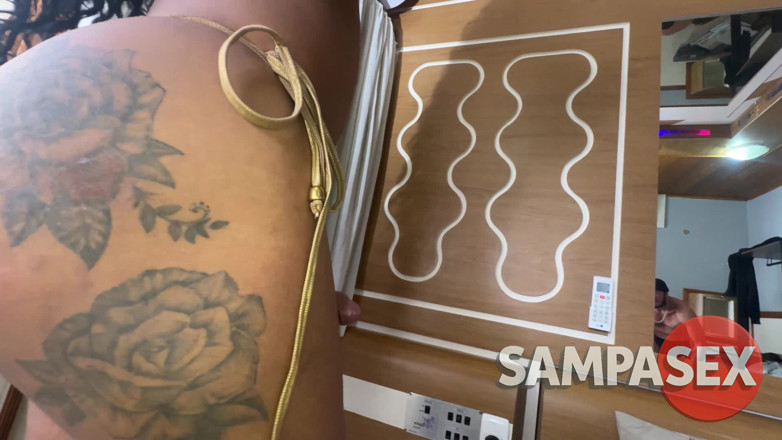 Sampasex Trans: ヒラリー・フェリックス トランス:コンドームなしでアナルにチンコを入れてほしいと頼み、熱い精液をもらった