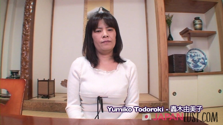 Japan Lust Gold: 巨乳日本のおばあちゃんは私たちのディックに乗ります