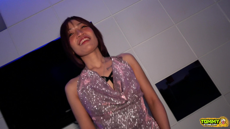 AsianSex: Drobna azjatycka milf: Po imprezie Pasja i creampie