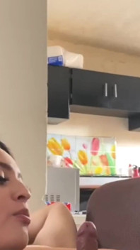 Rumhängen mit meinem freund und wir haben im wohnzimmer gefickt