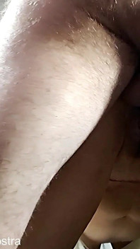 Une fille aux seins parfaits fait 30 minutes de creampie anal profond et douloureux