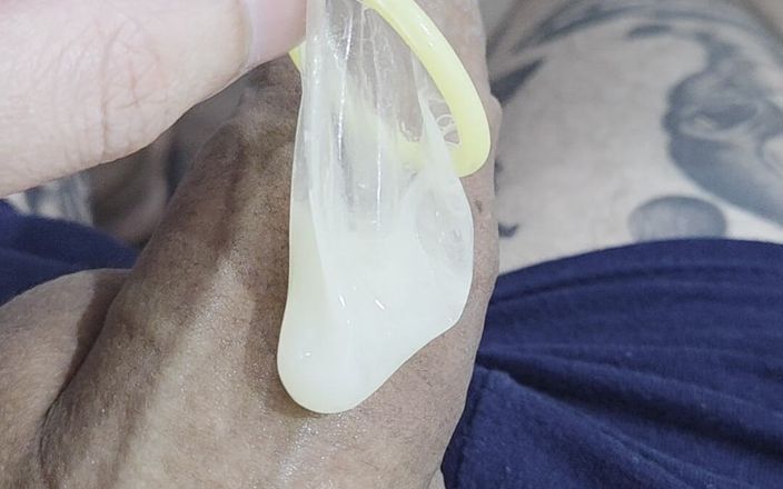 Lkdick8: Masturbarse y correrse en condón