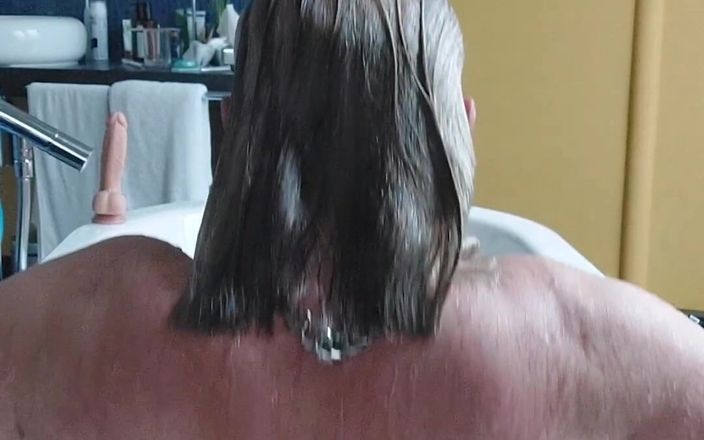 Slickhair69: 水下自慰