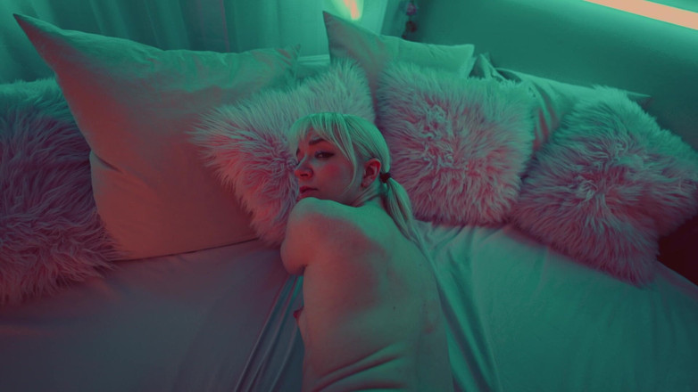 Jolie Lyon: 내 방에서 내 소름 끼치는 친구