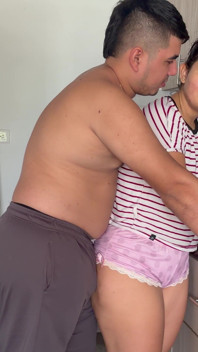Mama mea vitregă mare are poțiunea secretă ca să-mi crească barba
