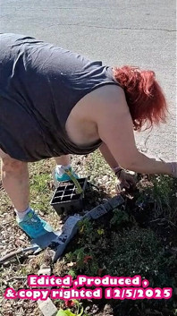 Pielęgniarka Vicki poci się w ogrodzie