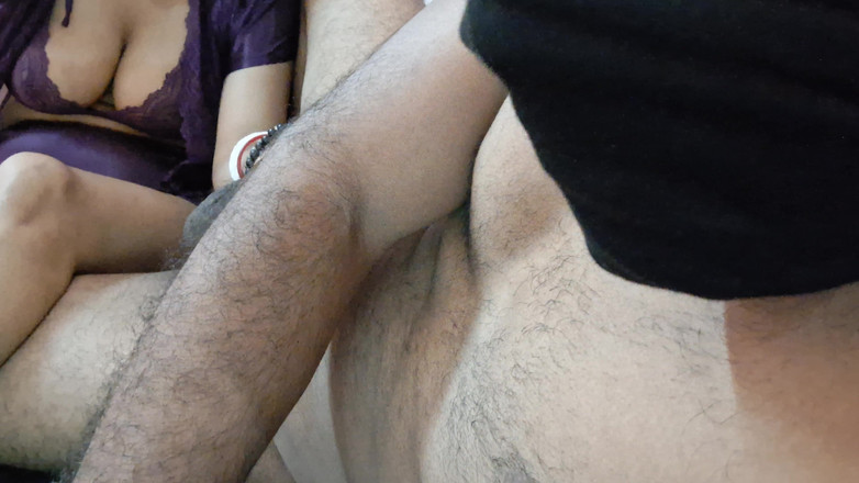 Aakritik346: Une bhabhi desi indienne taille une pipe