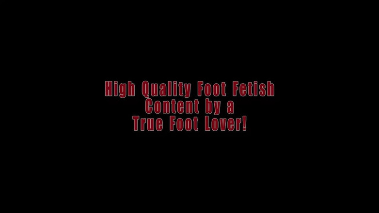 Fucked Feet: Allison tyler si fa leccare i piedi taglia 9