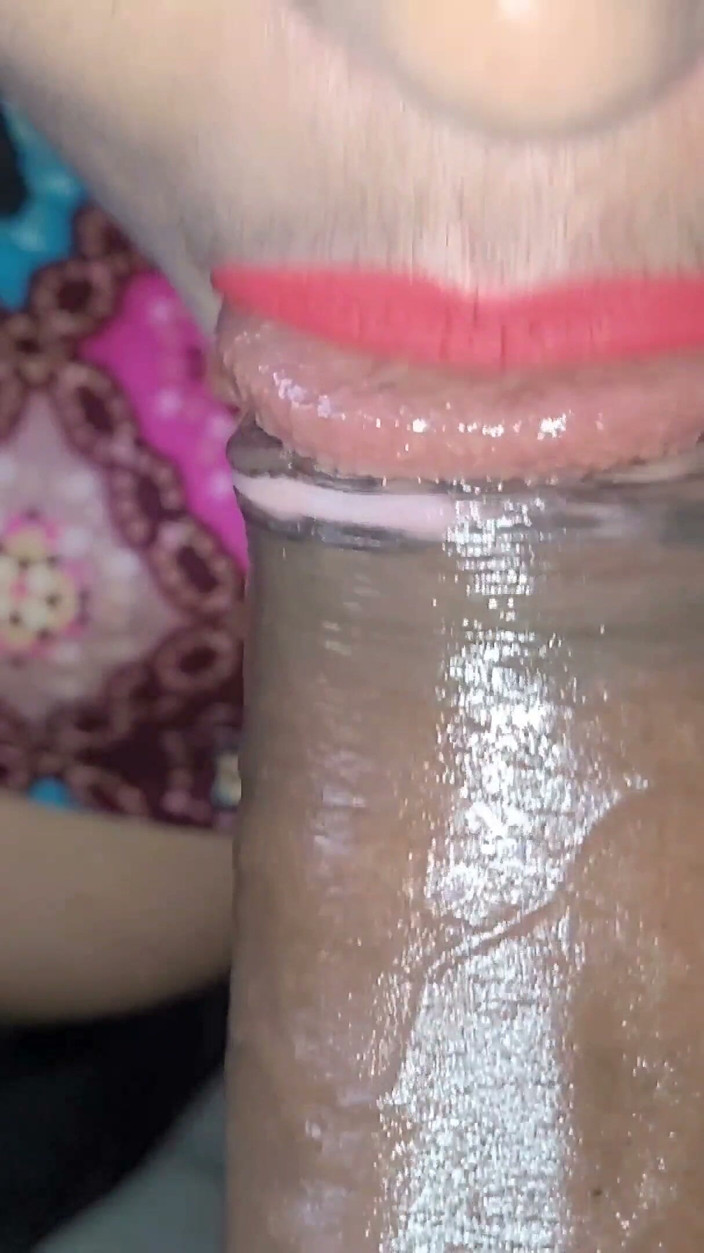Topxxxcouple: Quente Empregada Close-up Boquete E Massagem Com Óleo Na Cozinha.