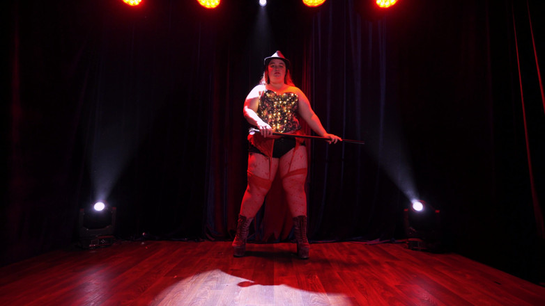 AssGives: Cabaret bühnentanz