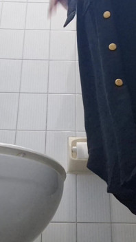 Toilet umum yang menghujat