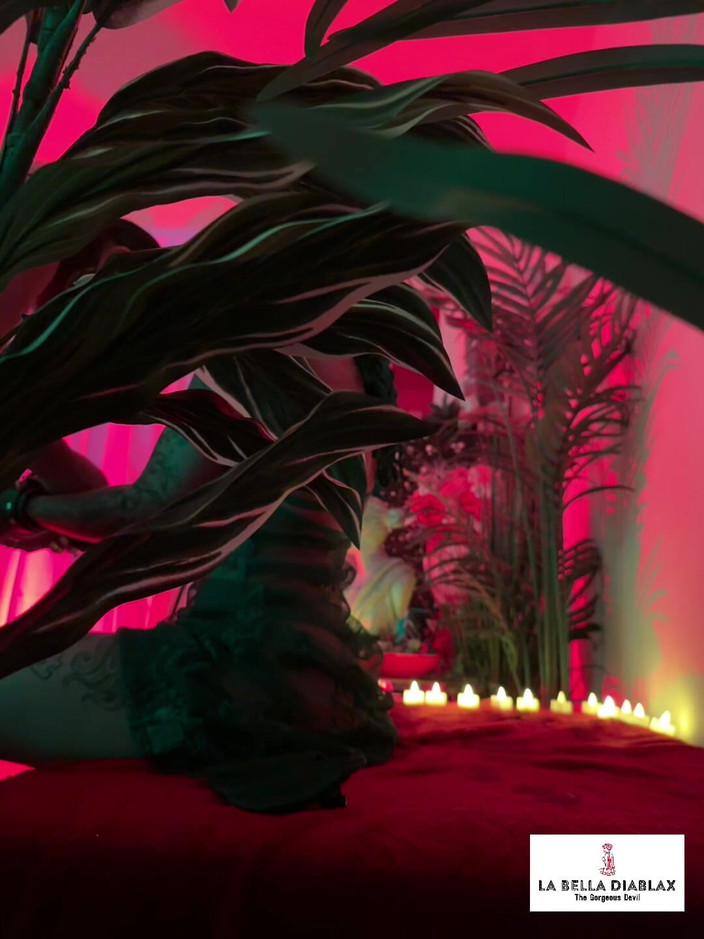 LaBellaDX: Red Passion Bts con wetkittycity