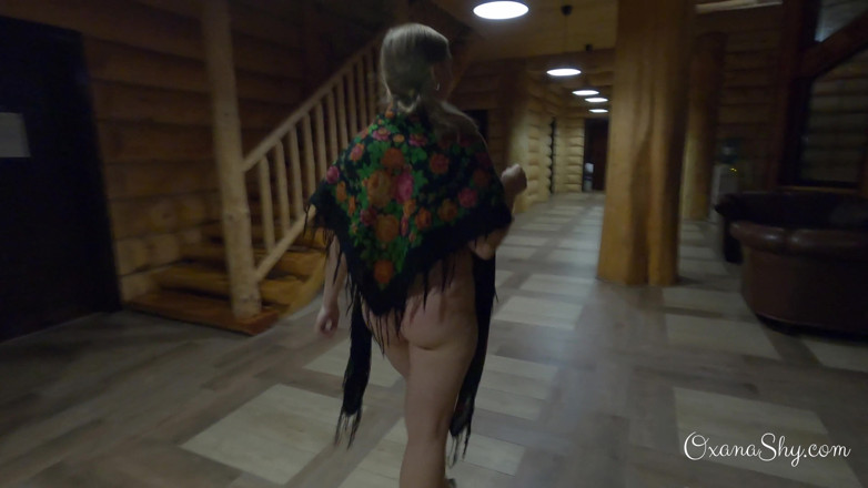 MILF Oxana: In cerca di due cazzi da succhiare!