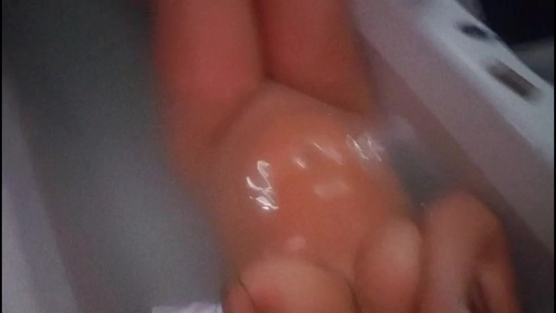 Gonna make you squirt: Zkoumání všech mých sexuálních fantazií v 18 jsem se svlékla, šukal jsem...