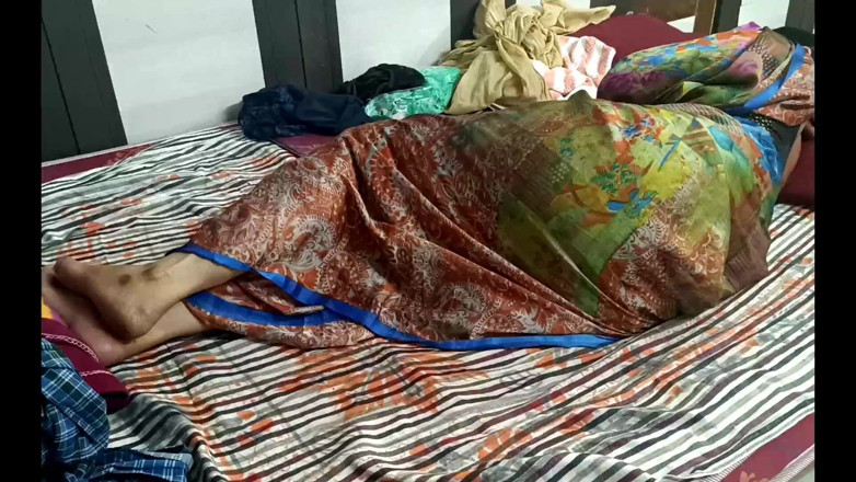 Sexy sindu: साड़ी में सुंदर भाभी सेक्स