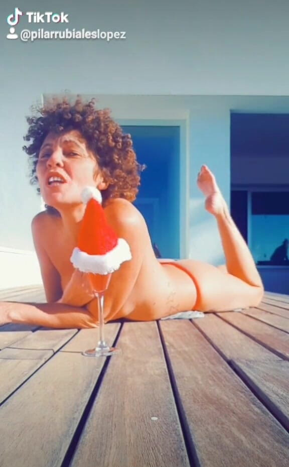 Sensualpolestar sunbathing (Sensual polestar) Sensualpolestar sunbathing (Sensual polestar)