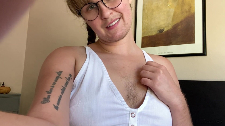 Brooke Casey: Chlupatý ASMR: Povzbuzení masturbace s Brooke Casey