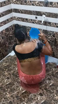 Video bilik mandi wanita Desi
