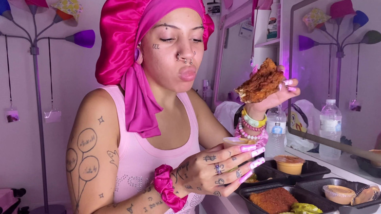 Nali Marie: Mukbang Spicy Food Asmr Long Nails Messy Facestuffing Vlog