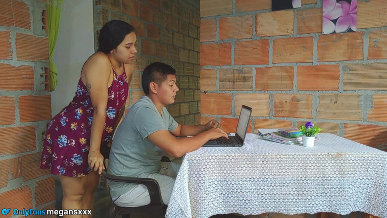 MeGanSxx: मेरी भाभी कामुक है और डिक चाहती है