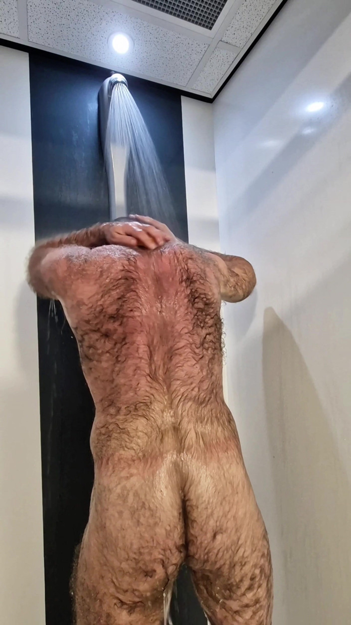 Jack van Dean: Hairy Jack Taking a Shower
