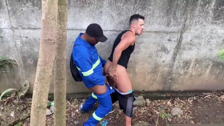 TheBlacKHunterr: Duvarın Arkasında Seyir