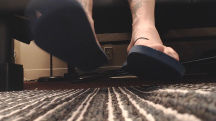 Abby Anna: Navy toe play em chinelos