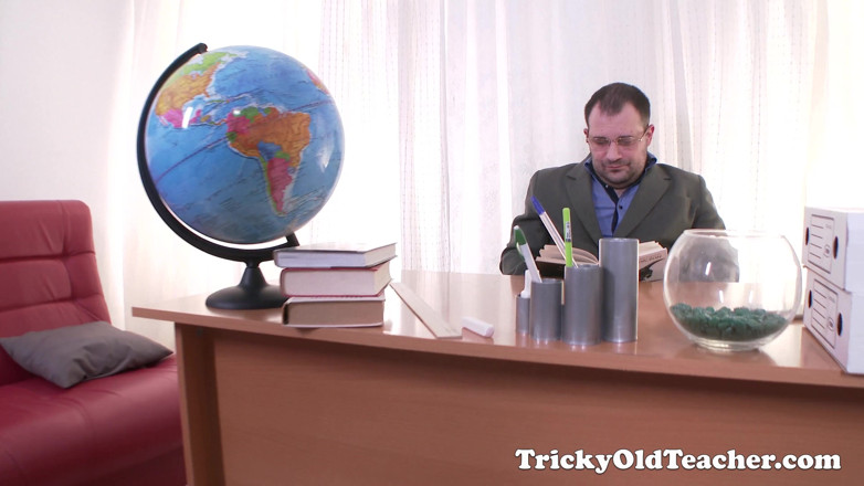 Tricky Old Teacher: Nettes blondes teen aria wird von ihrem lehrer gefickt