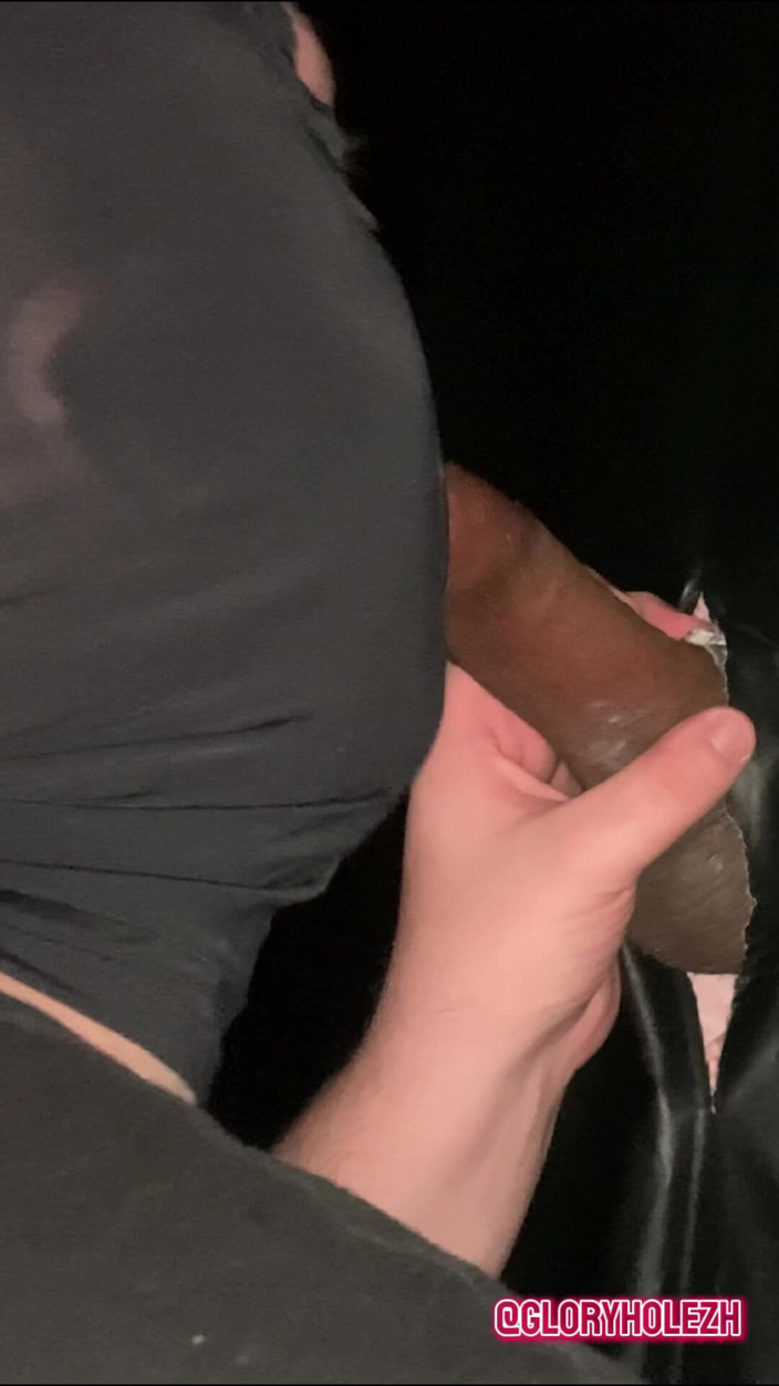 gloryholezh: Młody 19-letni BBC prosty pierwszy raz tak podekscytowany, że tak szybko zdmuchnął...