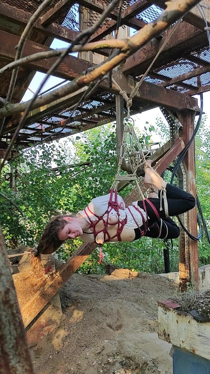 FenekManul: Shibari Princess Goes Outside