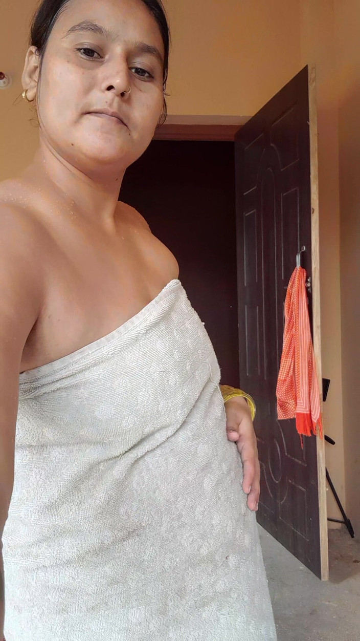 Puja555: Mujer india madura se ducha