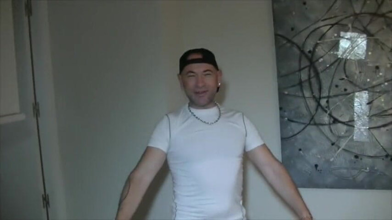 Gaybareback: Abraham scopa senza preservativo con un fondo muscolare
