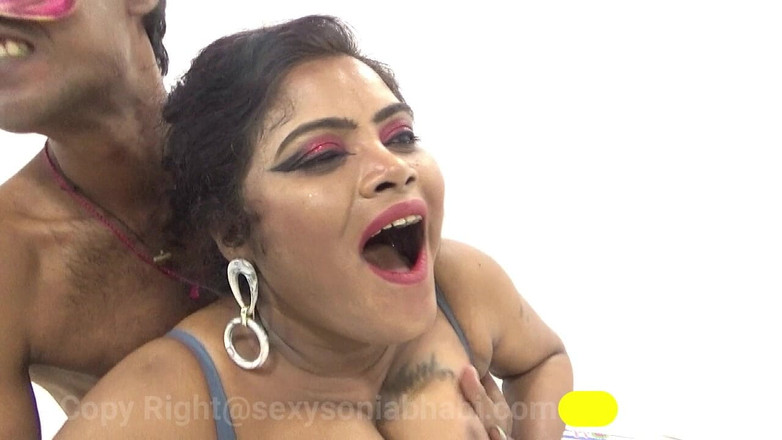 Sexwithsonia: Sonia жестко трахается в рот