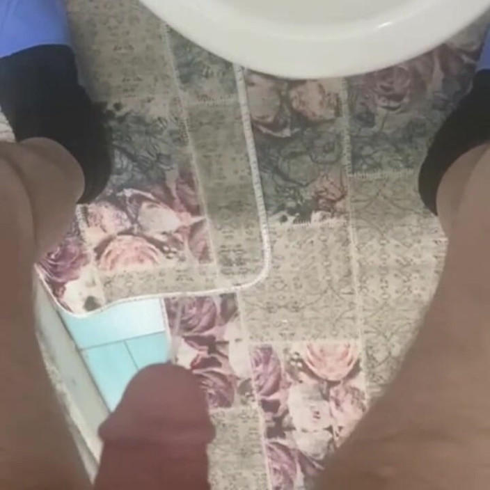 Hakanbeyzade: Turkish Hairy Cock Pee Video
